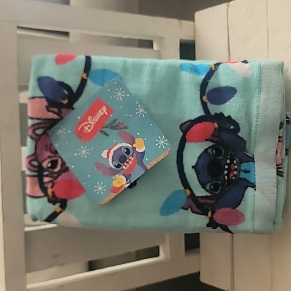Disney Stitch Holiday Towels - Picture 1 of 4